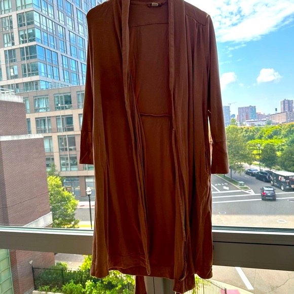 Goumi women’s Robe - Picture 2 of 4